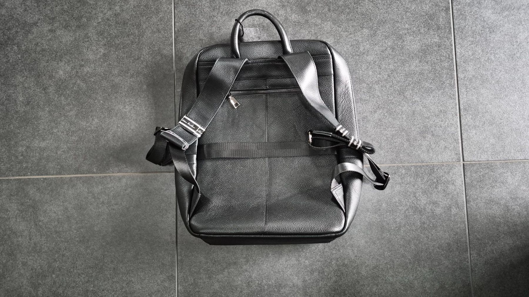 Zaini: Lederrucksack schwarz – Nuovo e nell'imballaggio originale da Neerach venduto da Kenny8165 1