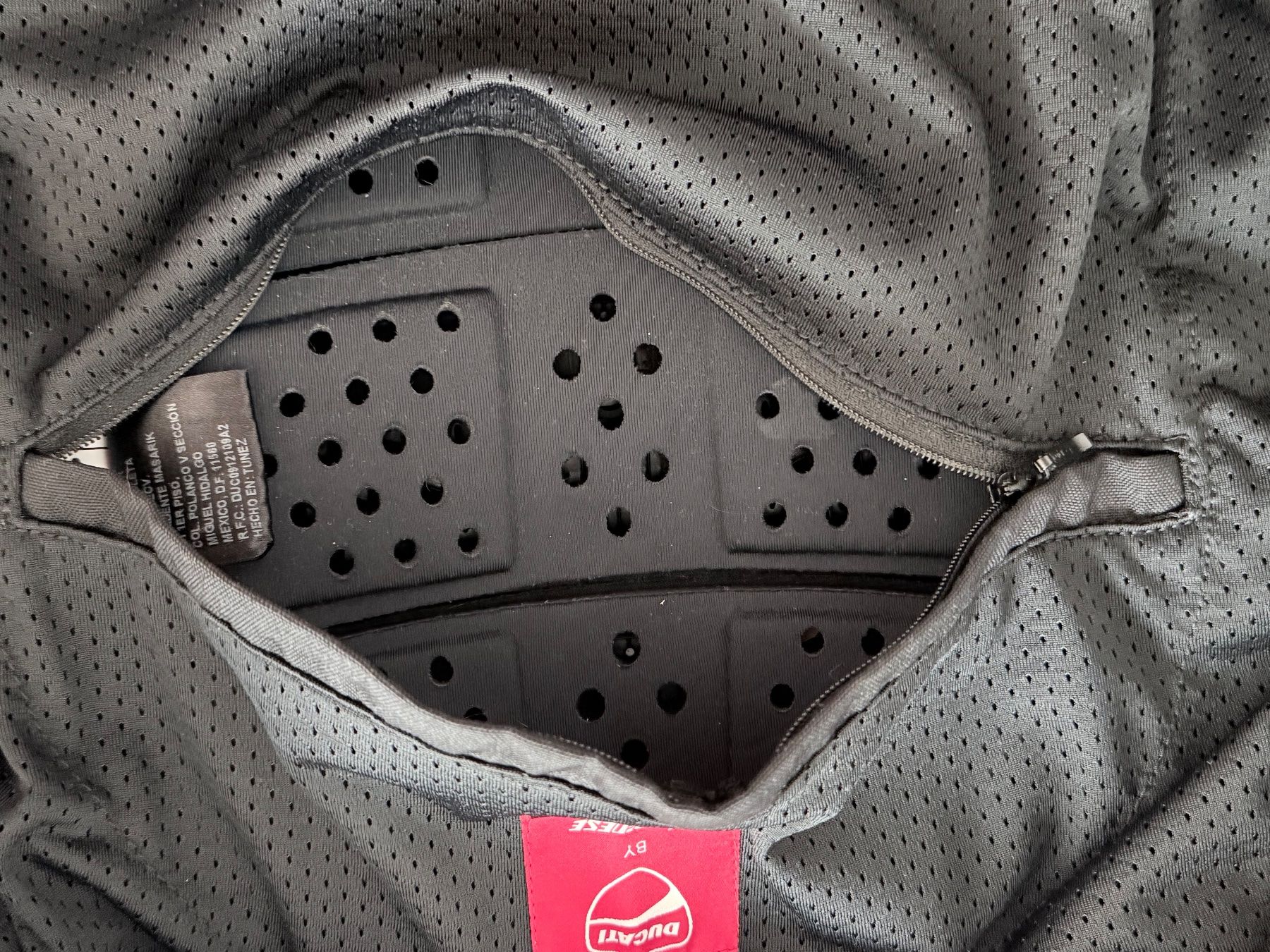Dainese Giacche: Blouson Cuir DUCATI IOM 78C1 – Usato da Vésenaz venduto da Henri69 6
