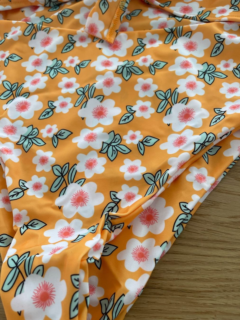 Costumi da bagno & Bikini: Badeanzug NEU mit Blumen Gr L – Usato da Bassersdorf venduto da Sandy456 1
