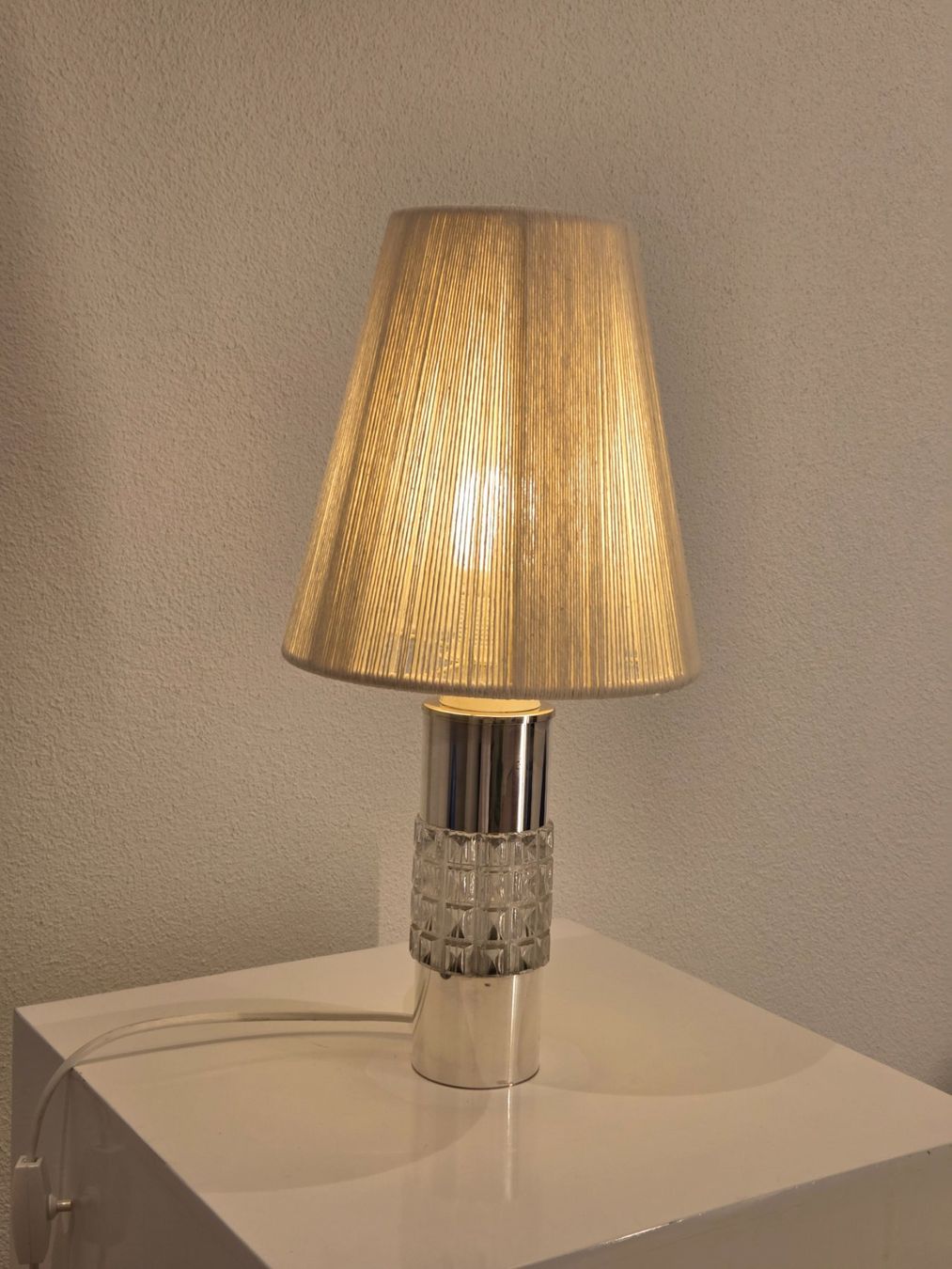 Kaiser Lampen: Vintage Kaiser Leuchte silber / Glas / offwhite 60er – Gebraucht aus Gersau von pd-design-and-art 1