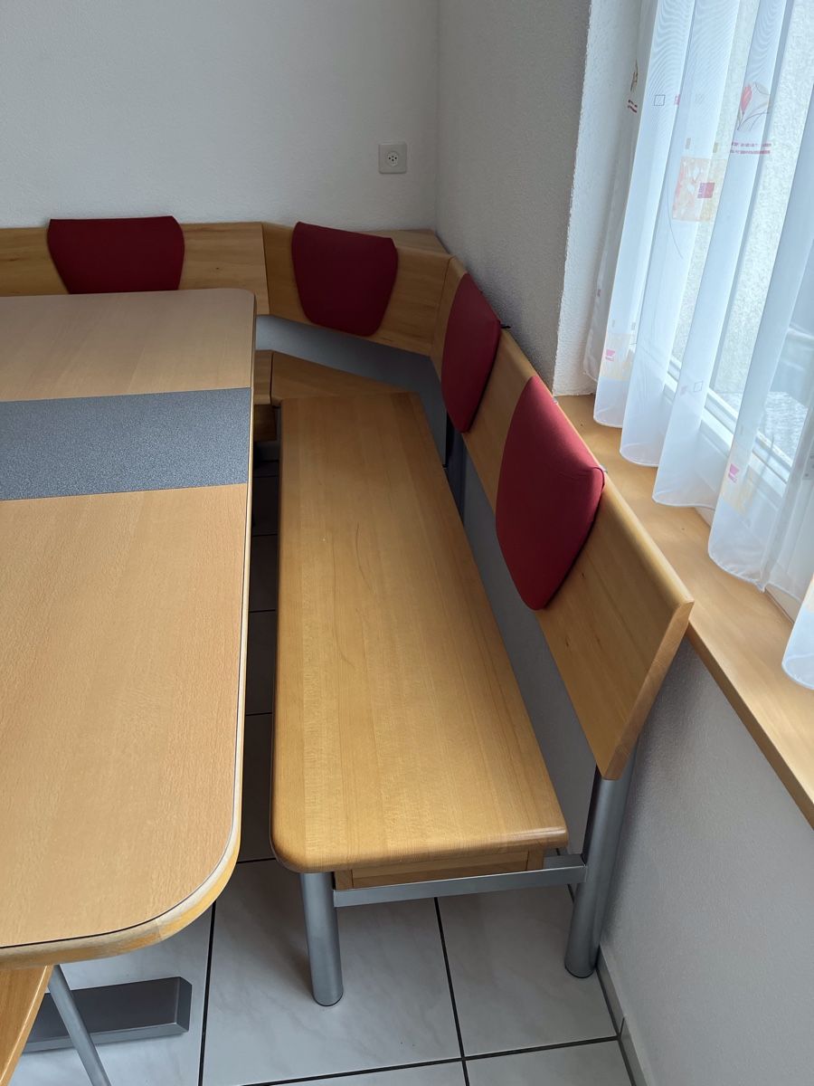 Set de table et chaises: Esstisch mit Eckbank und Stühlen – D'occasion à Arth par Sukram65 4