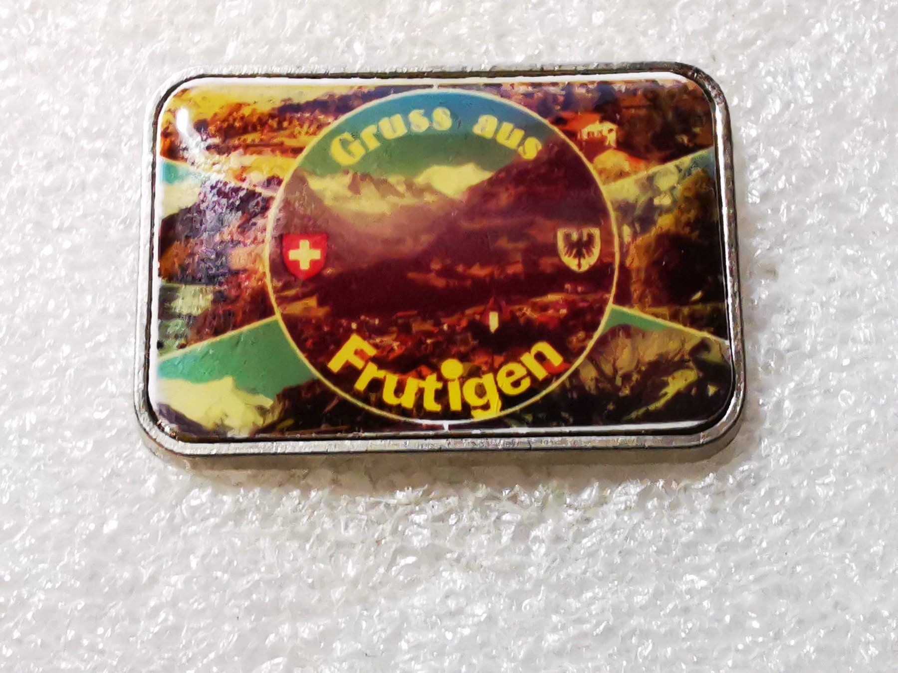 Placchette & Badge: Ansteckpin 50: Gruss aus Frutigen – Usato da Oppligen venduto da Pin-Fall-Shop