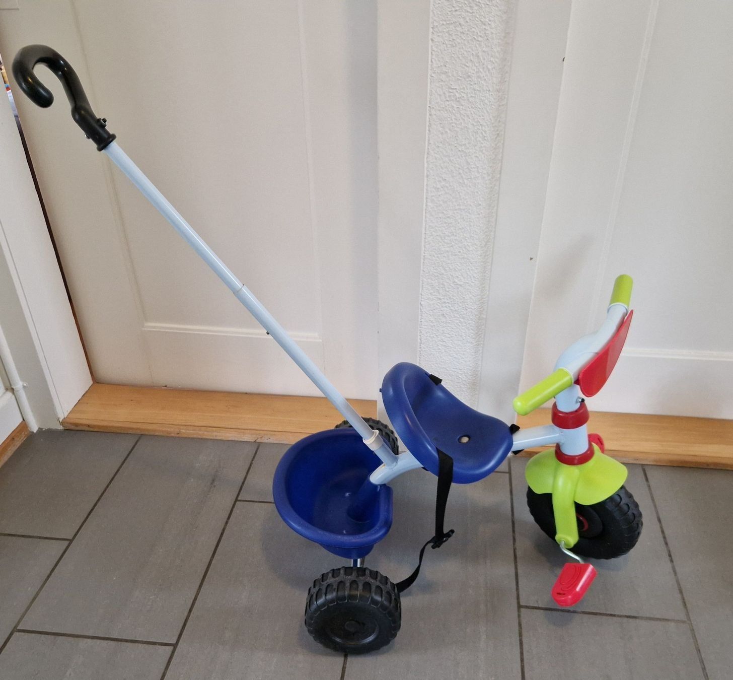 Veicoli per bambini: Kinder-Dreirad mit Schubstange – Usato da Schaffhausen venduto da fresh222