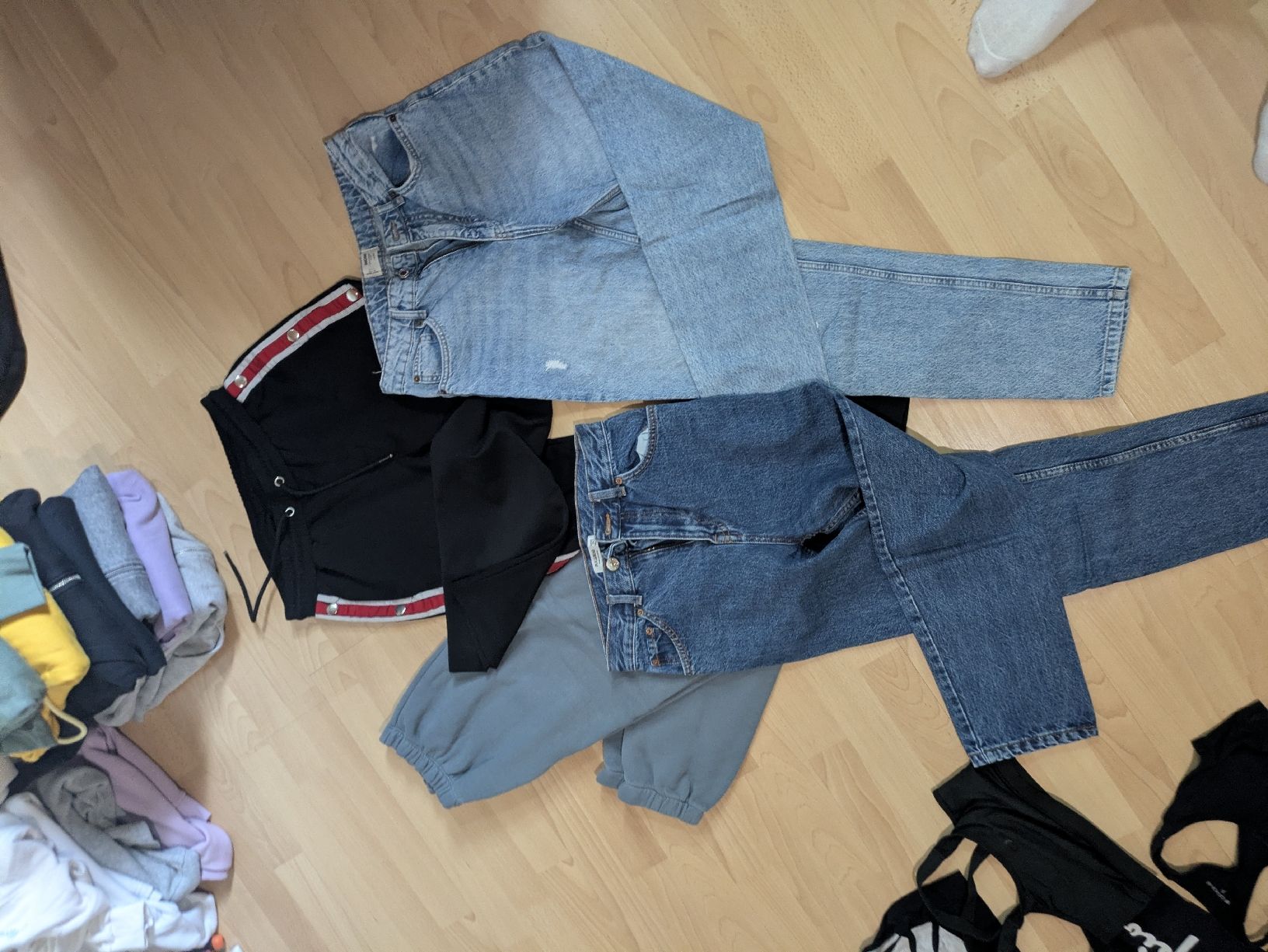 Kleiderpakete: Lot d'habits – Gebraucht aus Tramelan von cat_67zv 4