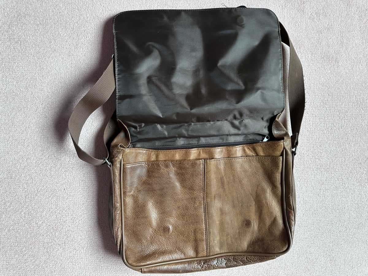 Reisekoffer: Travel bag – Gebraucht aus Bex von roopa.gorla 4