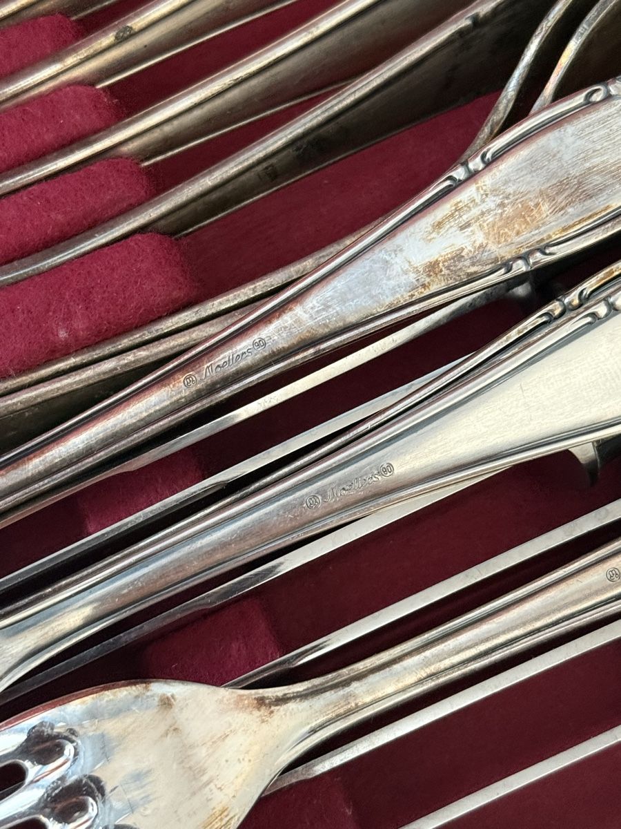 Set di posate: Moellers 90 versilbertes Besteck 40-teilig mit Etui – Usato da Grenchen venduto da swiss.antiques 4