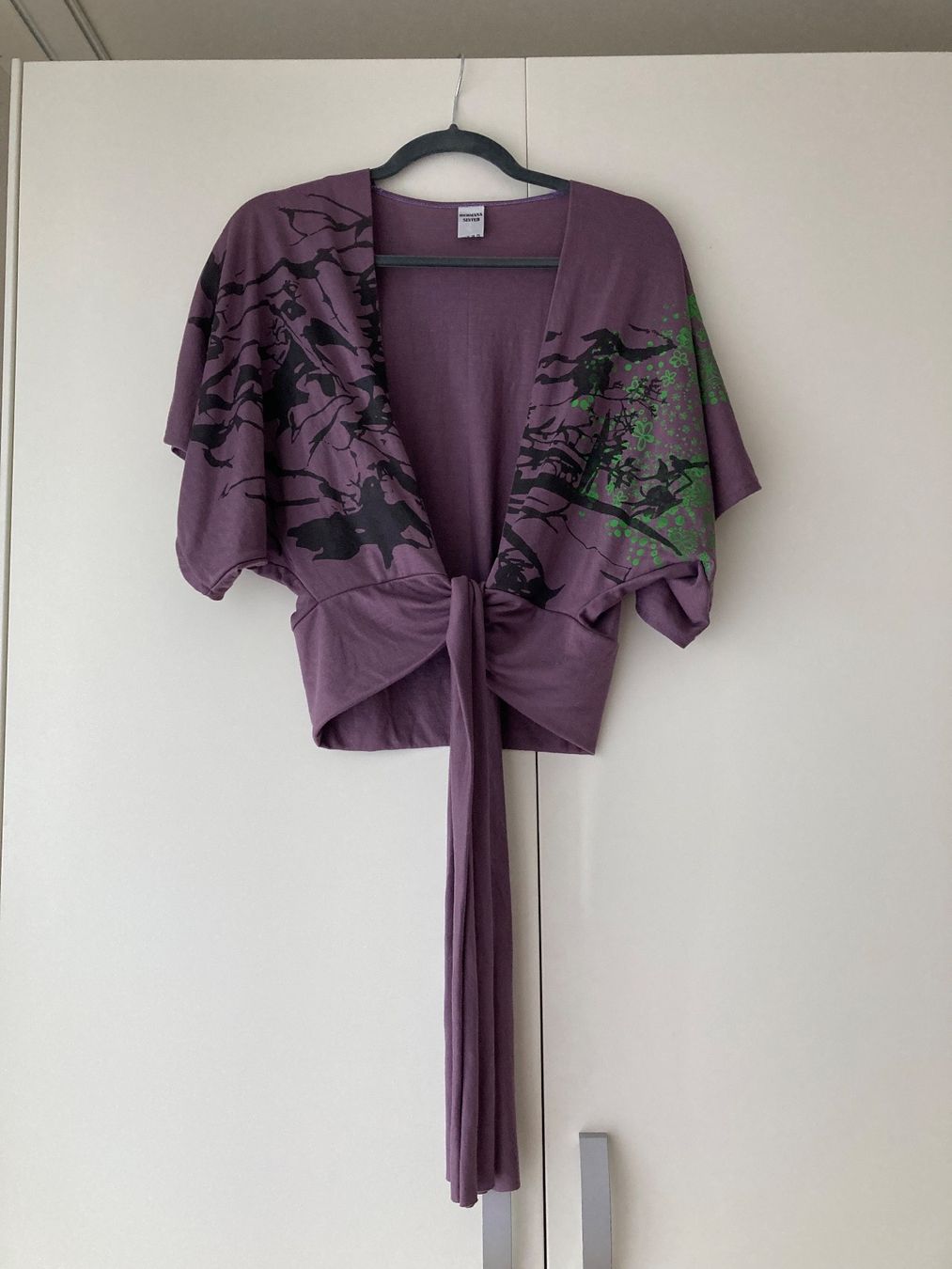 Giacche: Hermana Sister Jacke, violett, Taille unique – Usato da Schlieren venduto da cotopaxi06