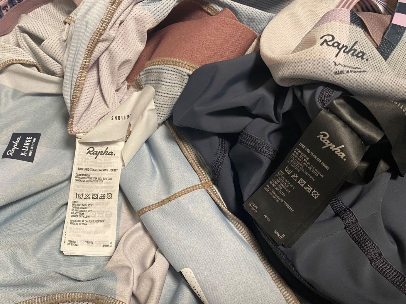 Rapha Lotti di vestiti: Ensemble cycliste Rapha taille XL : maillot, cuissard, ca... – Usato da Mézières VD venduto da triteam5 2