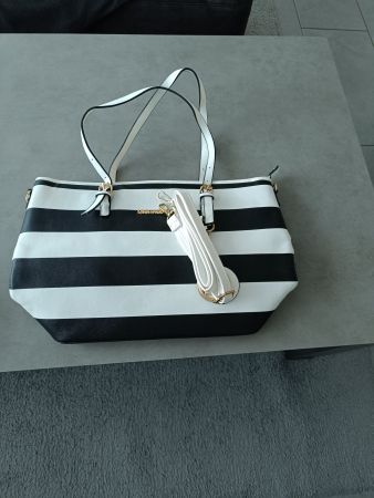 Handtasche gestreift schwarz weiss