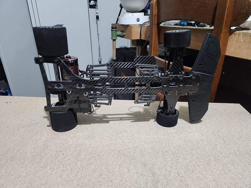 Modellismo RC: Voiture télécommandé Buri Racer 1/8 – Usato da Renens VD venduto da aligrapefruit 3