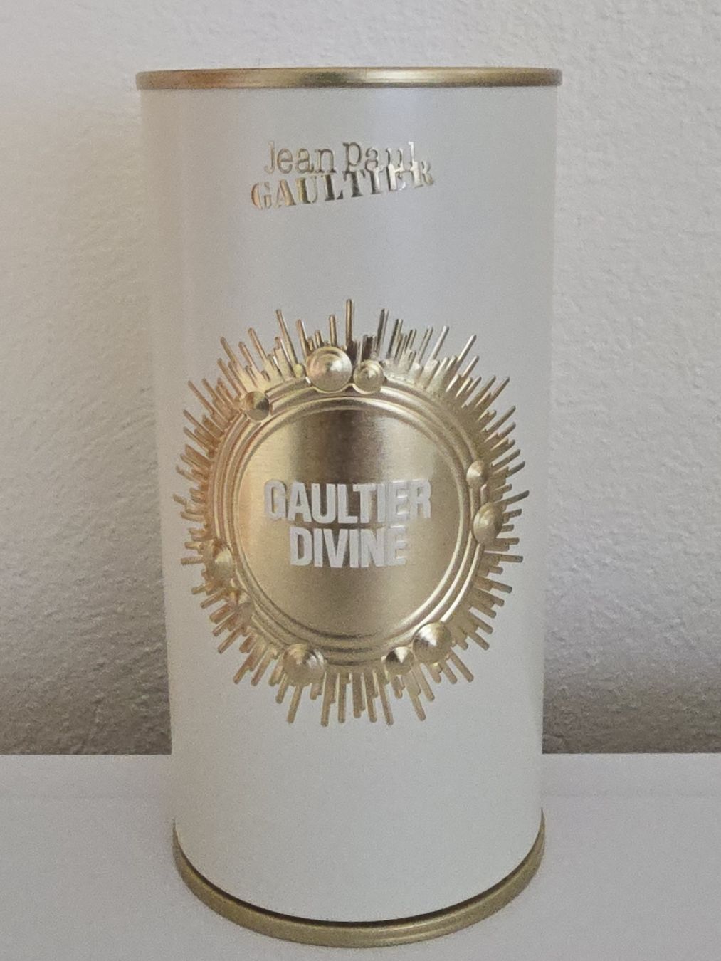 Jean Paul Gaultier Profumi & Eau de Toilette: Divine de Jean-Paul Gaultier – Nuovo (secondo la descrizione) da Courtelary venduto da syllou1978