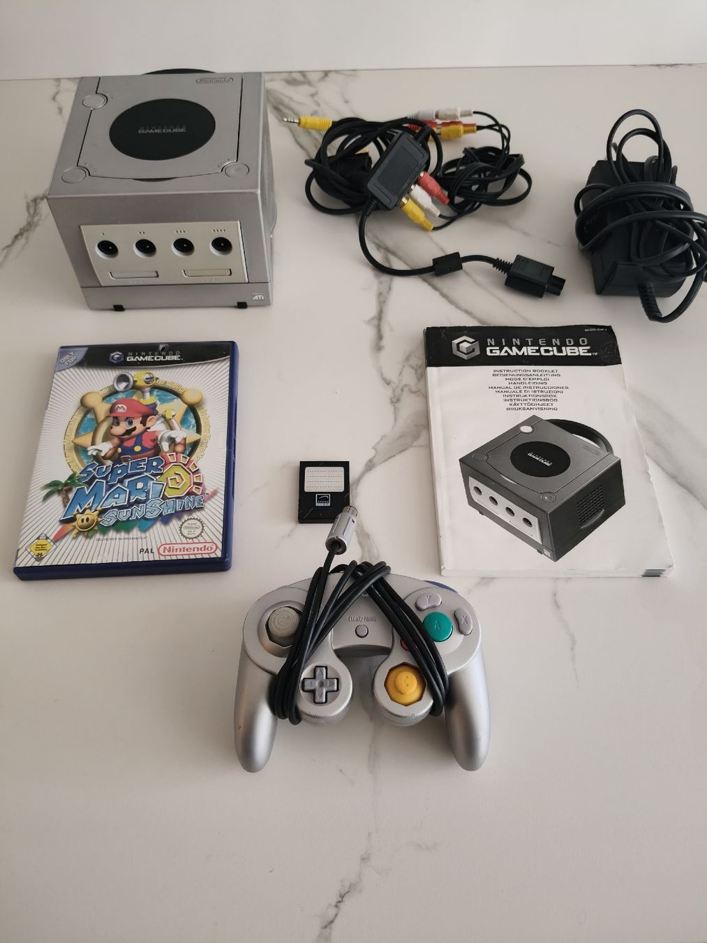 Nintendo Console: Nintendo GameCube Silber Super Mario Sunshine +  Controller – Usato da Oensingen venduto da ece_8k7q 7