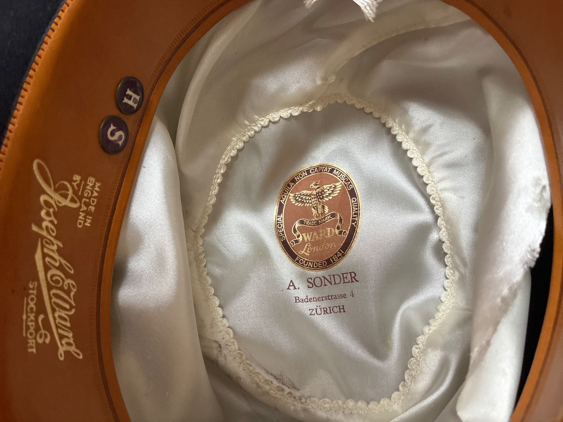 Hüte, Mützen & Caps: Melone Hut – Gebraucht aus Guggisberg von Wintschi 4