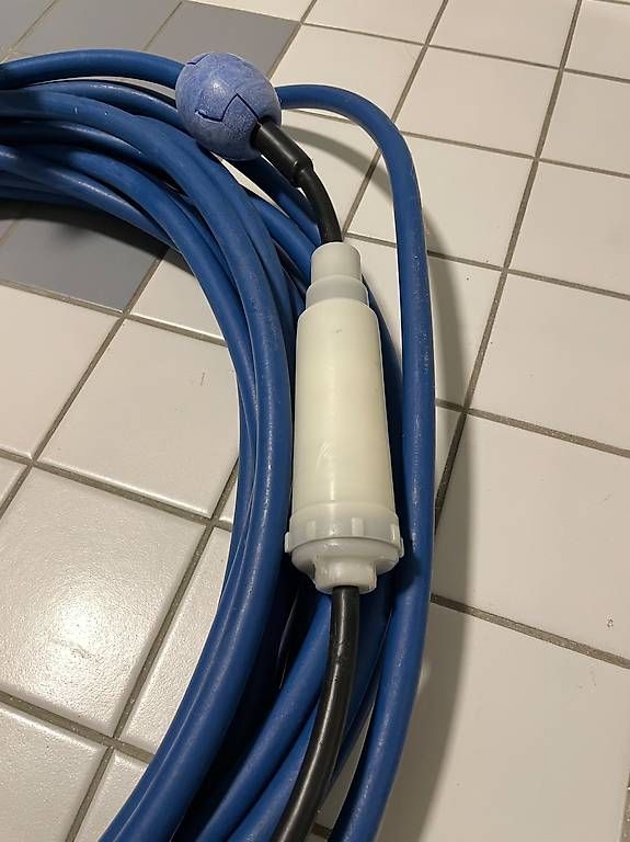 Dolphin Accessori per Piscine: Poolroboter Dolphin Kabel 18m – Usato da Auw venduto da Sappelt 1