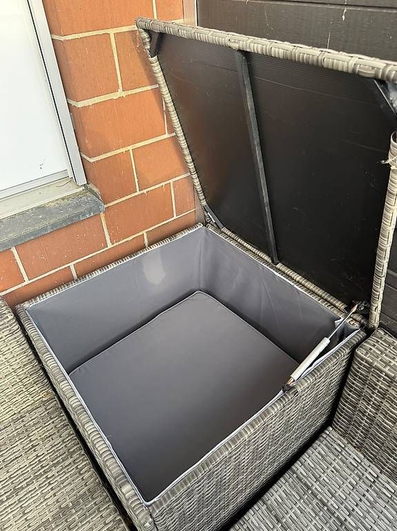 Divani: Rattanlounge grau/anthrazit – Usato da Stansstad venduto da M.Ineichen 2