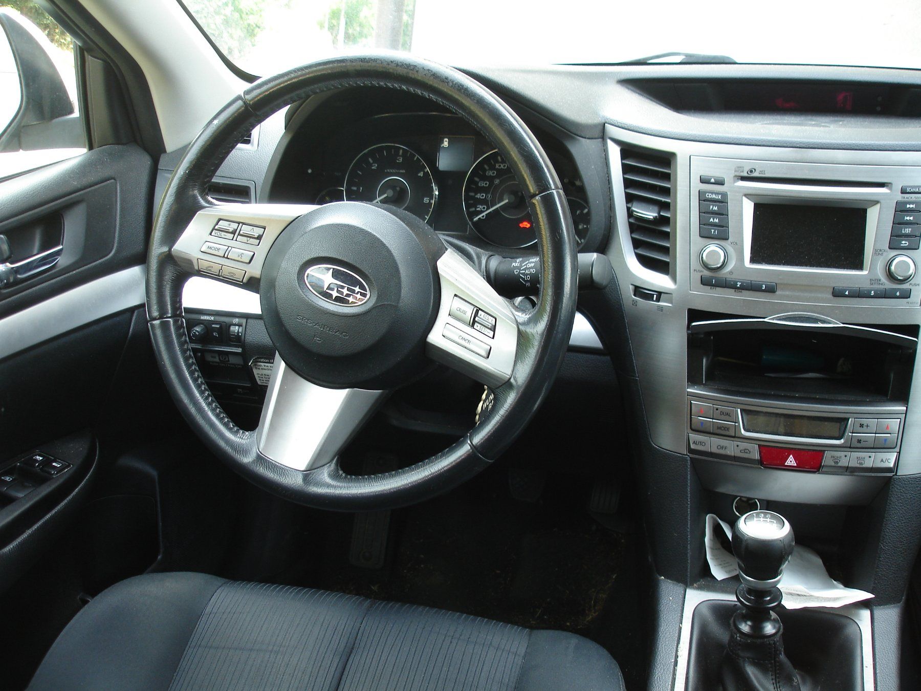 Subaru Autos: Subaru Legacy V    2.0 D – Défectueux à La Coudre par Daverney 9