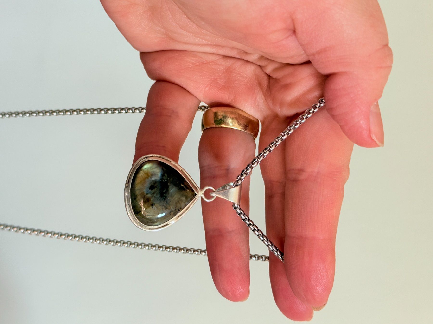 Catenine: Collier labradorite, forme goutte d'eau – Nuovo e nell'imballaggio originale da Genève venduto da AGBERG 5
