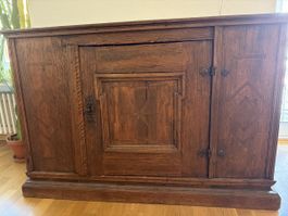 Antike Anrichte aus Holz mit Intarsien
