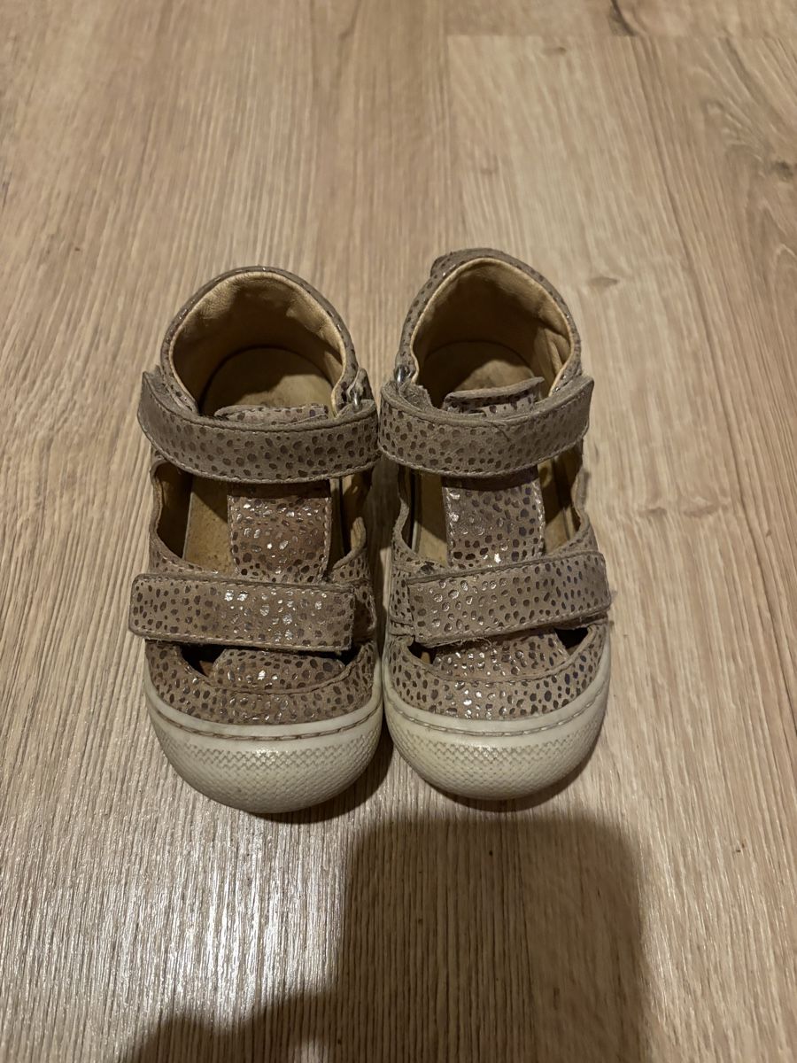 Naturino Scarpe per ragazze: Naturino Sandalen Grösse 24  – Usato da Liestal venduto da sei_j5yn