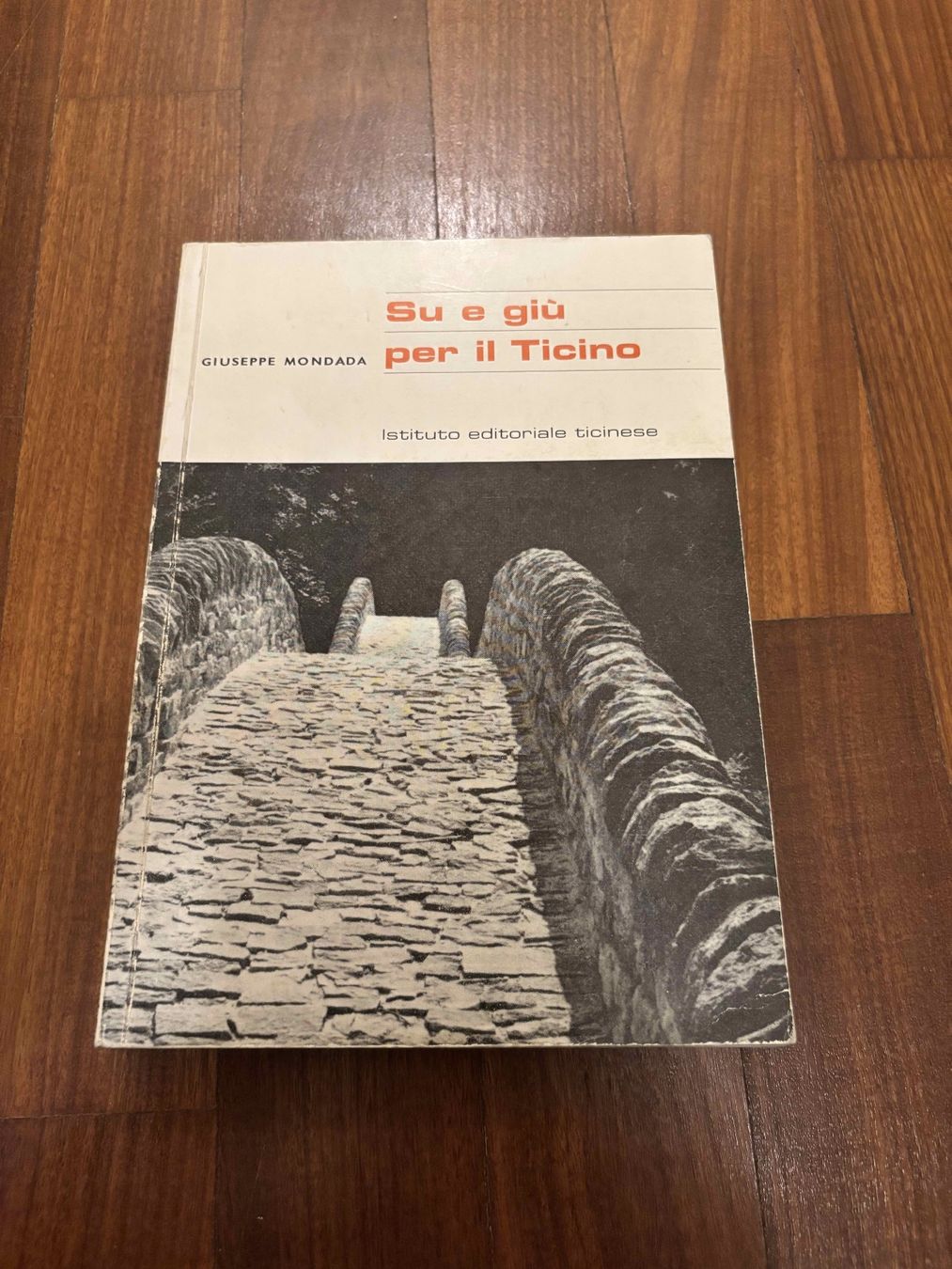 Bücher: Su e giù per il Ticino – Gebraucht aus Lugano von Mark_Young