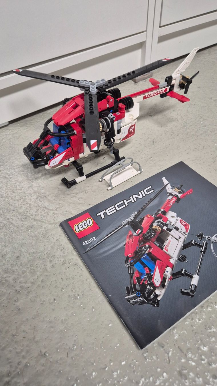 Lego Giocattoli: Lego Technic Rettungshelikopter – Usato da Rickenbach SO venduto da Bubs