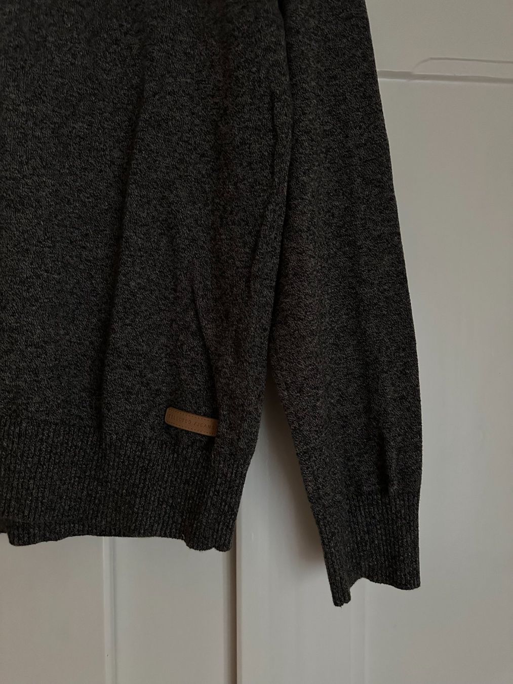 Pulls & Sweat-shirts: SELECTED HOMME - Feinstrick Pullover grau meliert M – D'occasion à Zürich par Diazaio 1