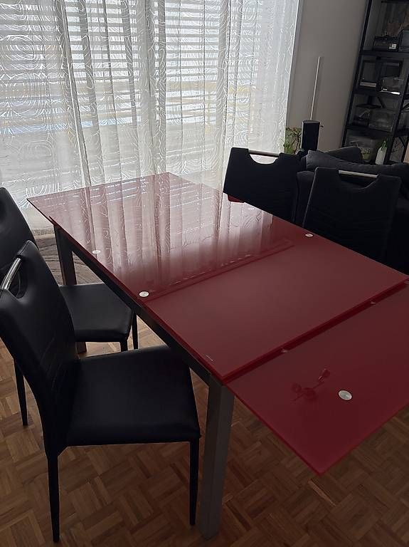Set di tavolo e panche: Table en verre 120/80 et 4 chaises – Usato da Territet venduto da edwin.f 2