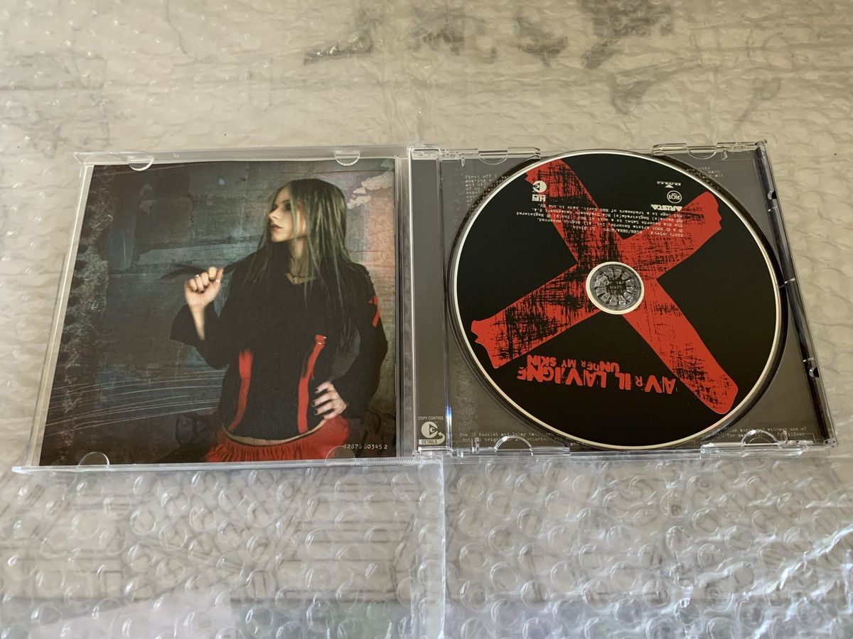 CD: Avril Lavigne - Under my Skin CD – Usato da Thun venduto da mar_6vkg 2
