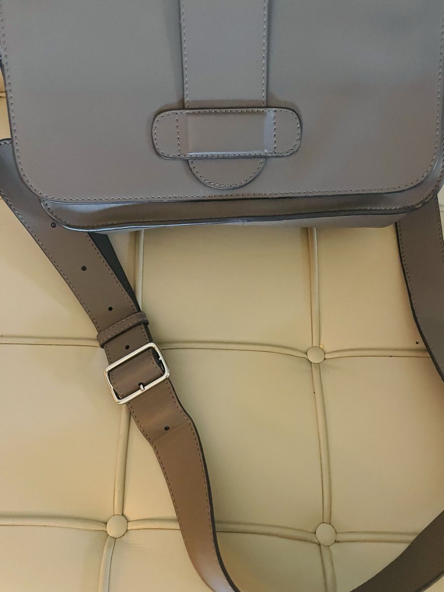 Windsor Borse da donna: Saddlebag Windsor Taupe, top Zustand – Nuovo (secondo la descrizione) da Tägerwilen venduto da CarolinaHerrera 1