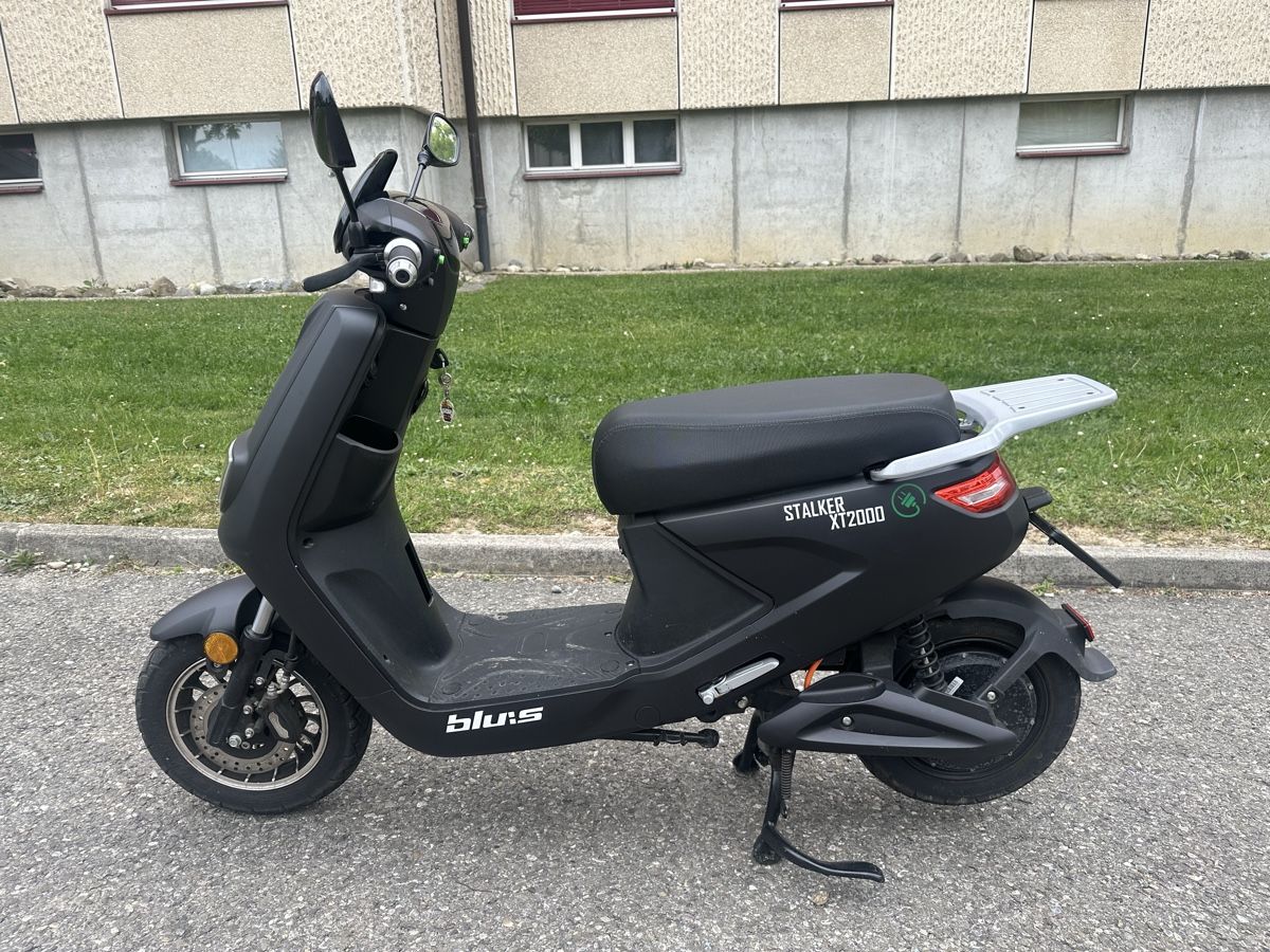 Next Electric Motors Scooters: Scooter XT2000 Bluis Électrique 50cc  – D'occasion à Givisiez par dor_xb9k 1