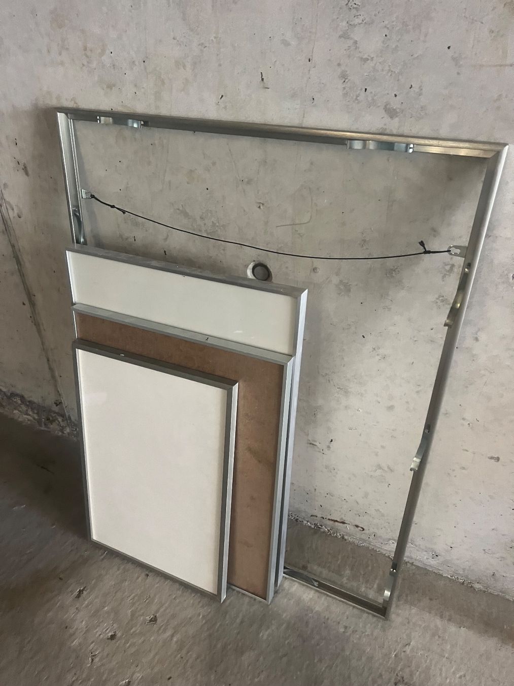 Cornici: 4 verschiedene Alu-Wechselrahmen mit Glas – Usato da Rain venduto da Pic-Ass