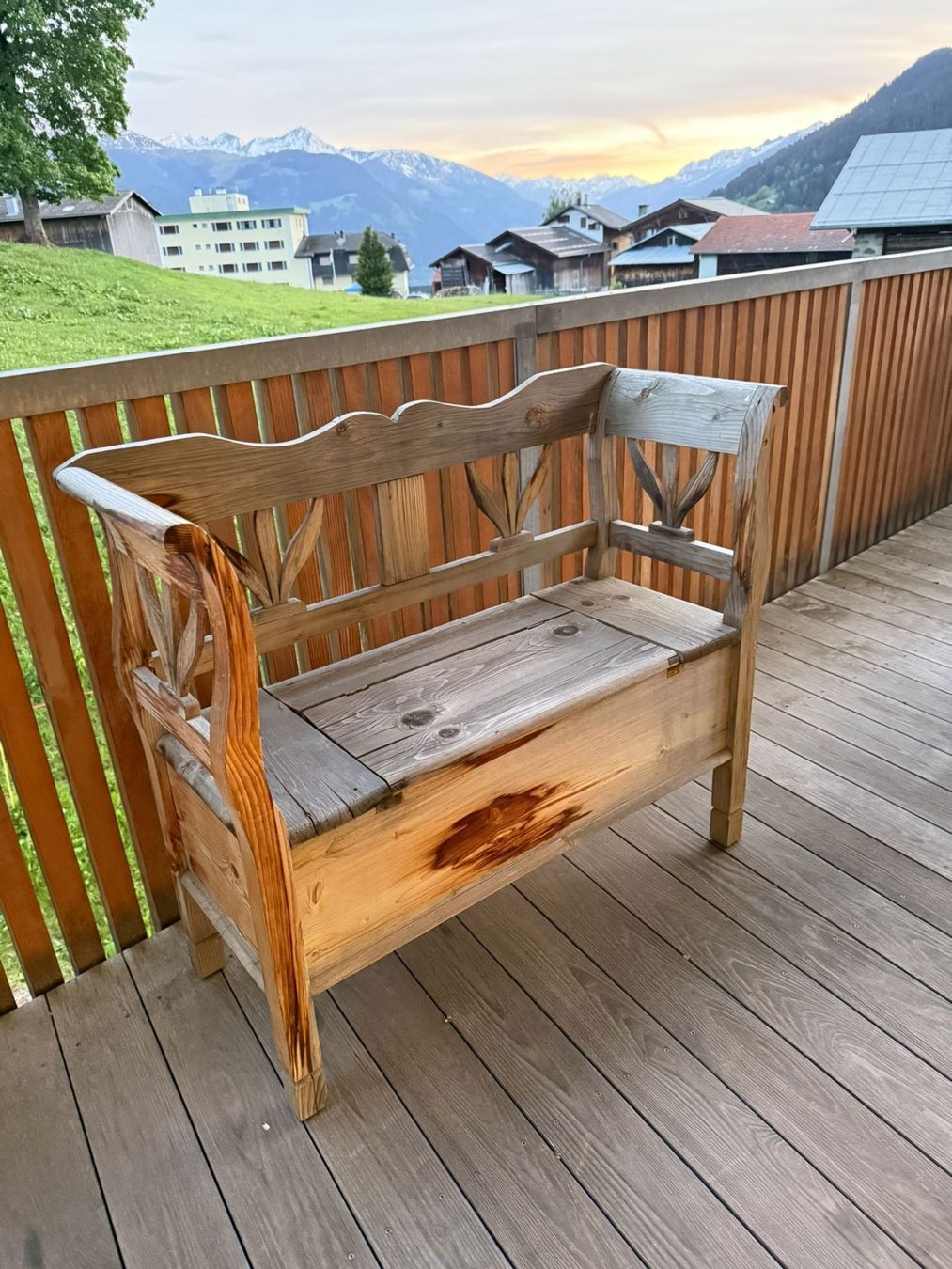 Panchine: Rustikale Gartenbank - Liebhaberstück – Usato da Richterswil venduto da Tecnovel