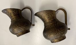 2 Antike Messing Krüge, orientalisch, graviert, Deko