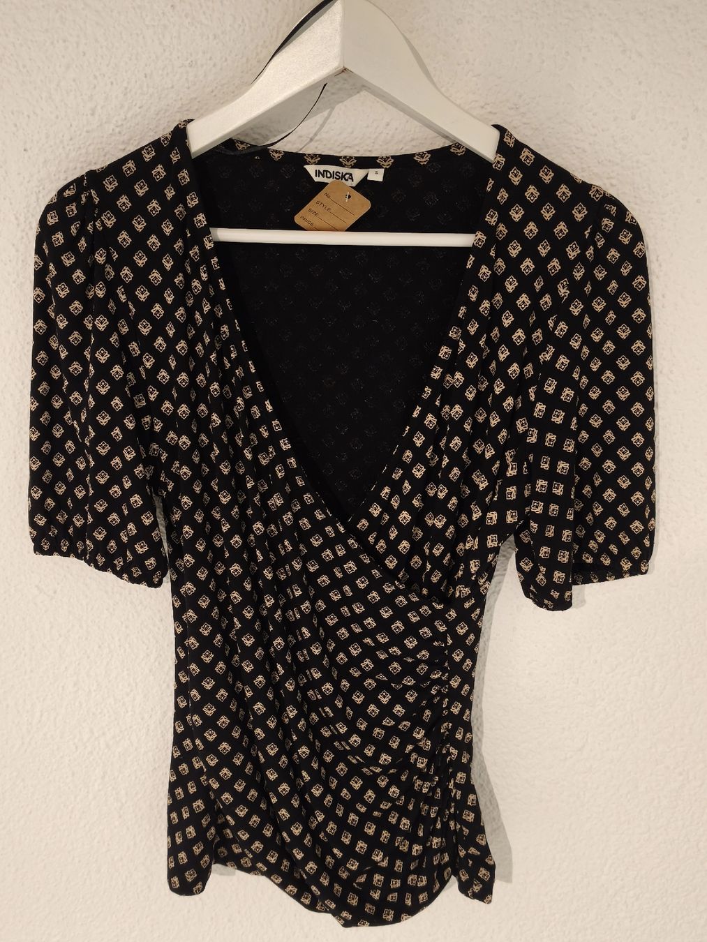 Top: Indiska Wickelbluse, Grösse S, schwarz gemustert, neuwertig – Usato da KRIENS venduto da Franzy_Blond10 3