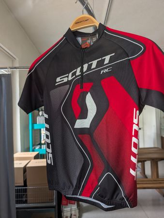 Velotrikot Gr 152, neu