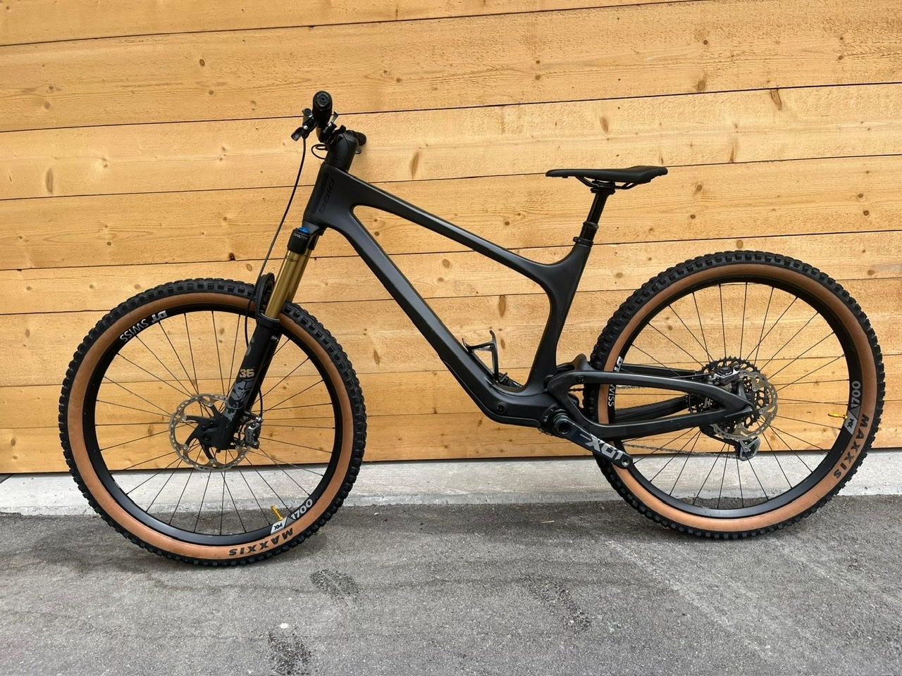 Biciclette: Bold MTB Linking 150 Ultimate Carbon Top Zustand – Usato da Pragg-Jenaz venduto da Gigolo60