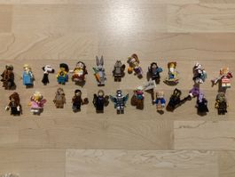 22 Lego Minifiguren gemischt verschiedene Themen gebraucht