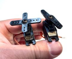 2x servos BMS-373MG Blue Bird