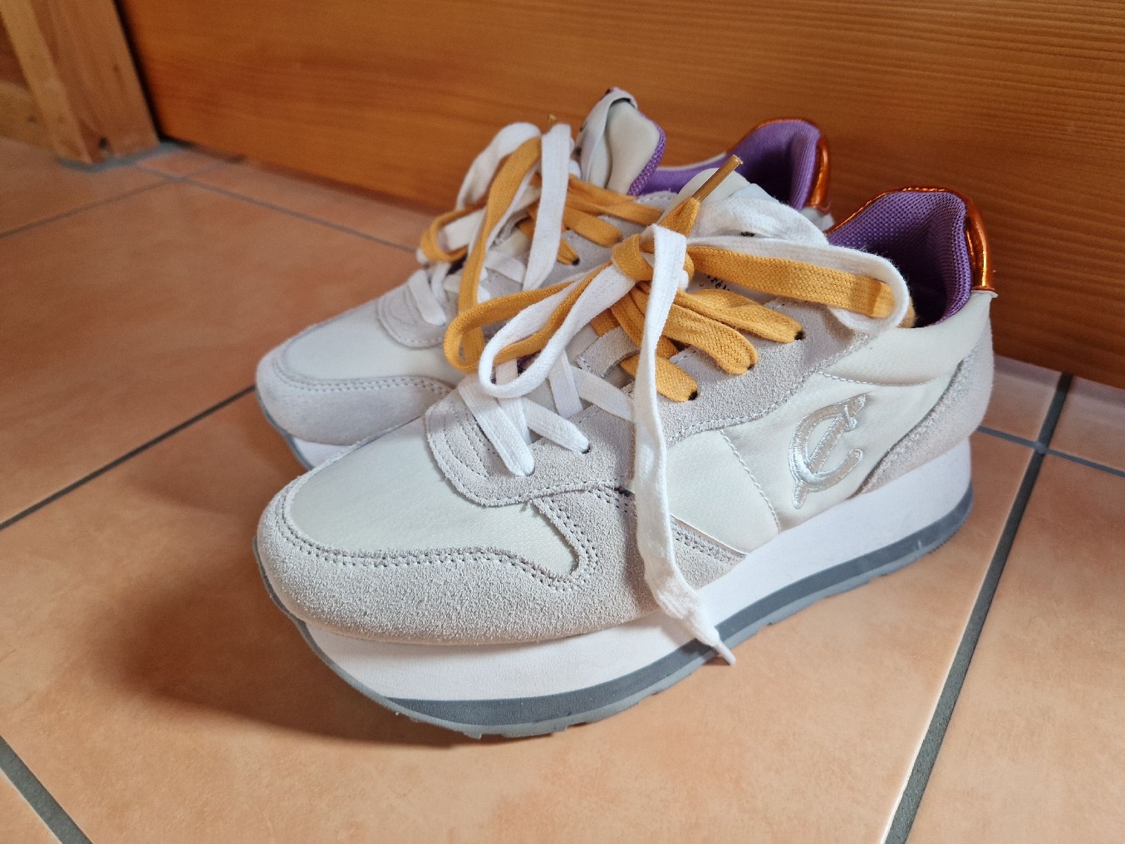 Scarpe da donna: Cafènoir Sneaker beige 38 – Usato da Lichtensteig venduto da Cocabana_16