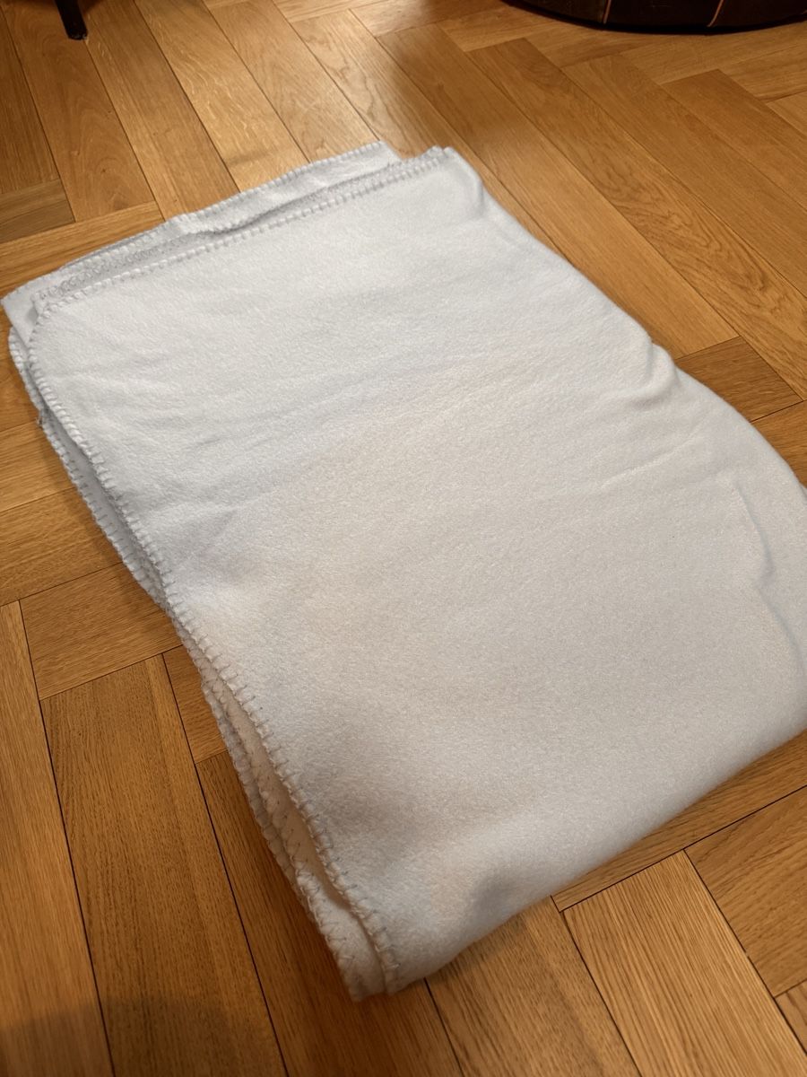 Coperte: Hellgraue / weisse Kuscheldecke – Nuovo (secondo la descrizione) da Richterswil venduto da Manu55555