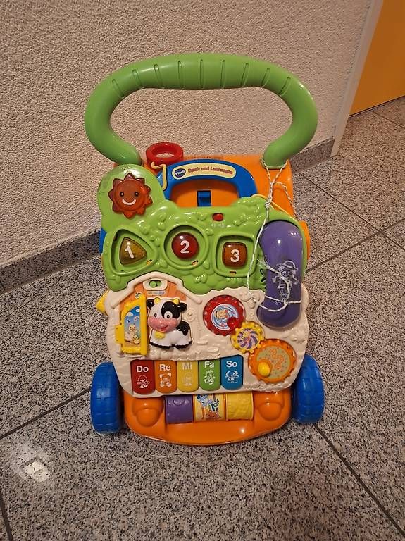 Vtech Giocattoli: VTech Spiel- und Laufwagen – Usato da Mettmenstetten venduto da Tweety1211 1