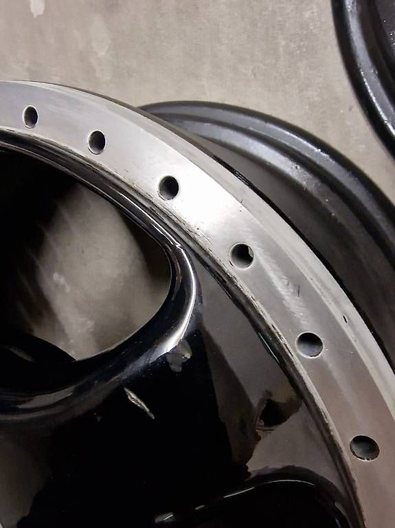 Cerchioni: RH ZW1 17" 5x120 – Usato da Les Evouettes venduto da Mathou17 1