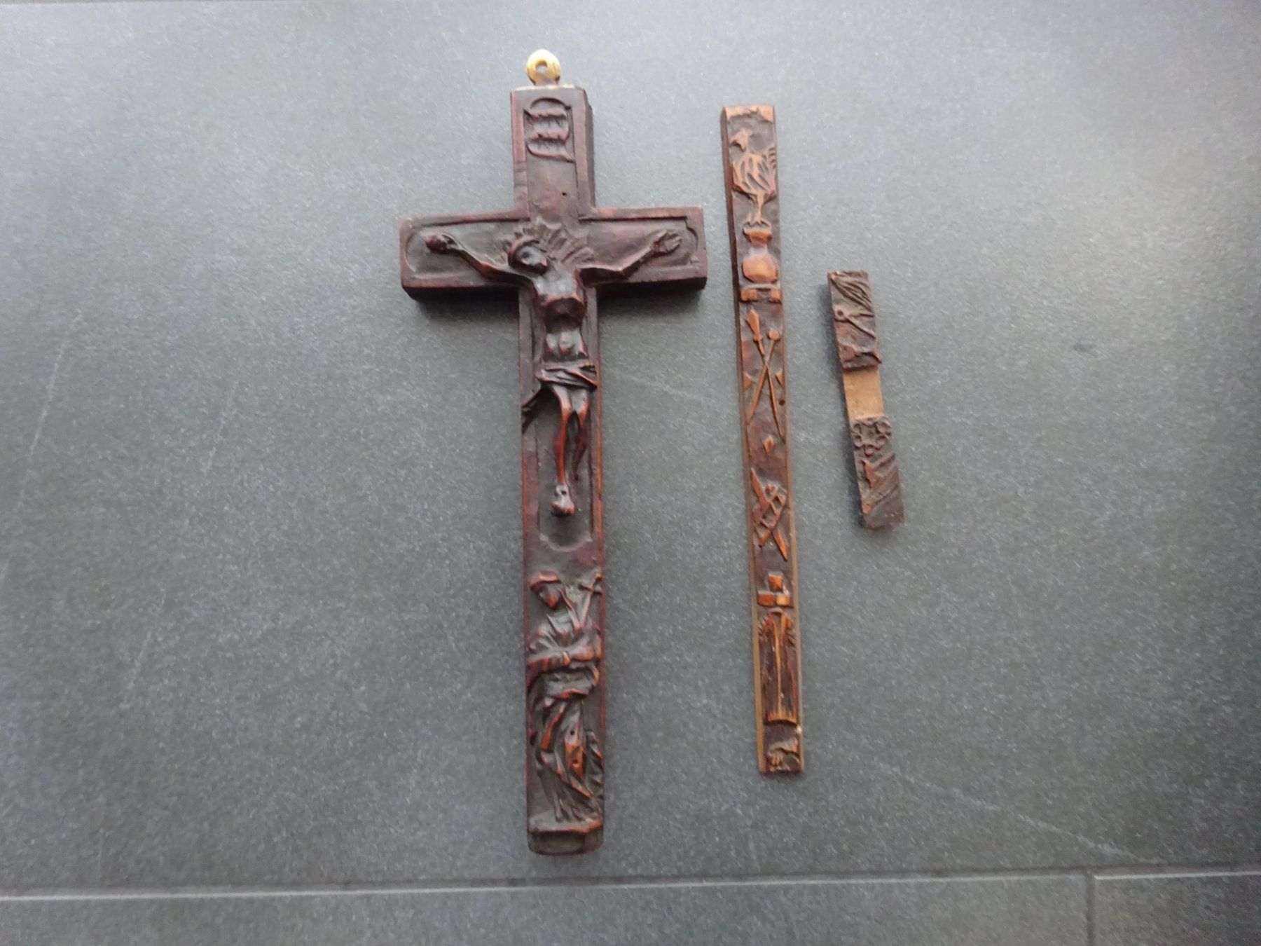 Skulpturen & Statuen: Antikes Reliquie Kreuz – Gebraucht aus Esslingen von eintagammeer 1