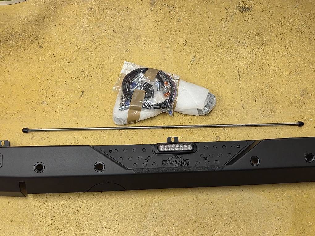 Tutti pezzi di ricambio auto: MB Sprinter 907 Overland Equipment Stosstange – Nuovo (secondo la descrizione) da Gutenswil venduto da Cresto 3
