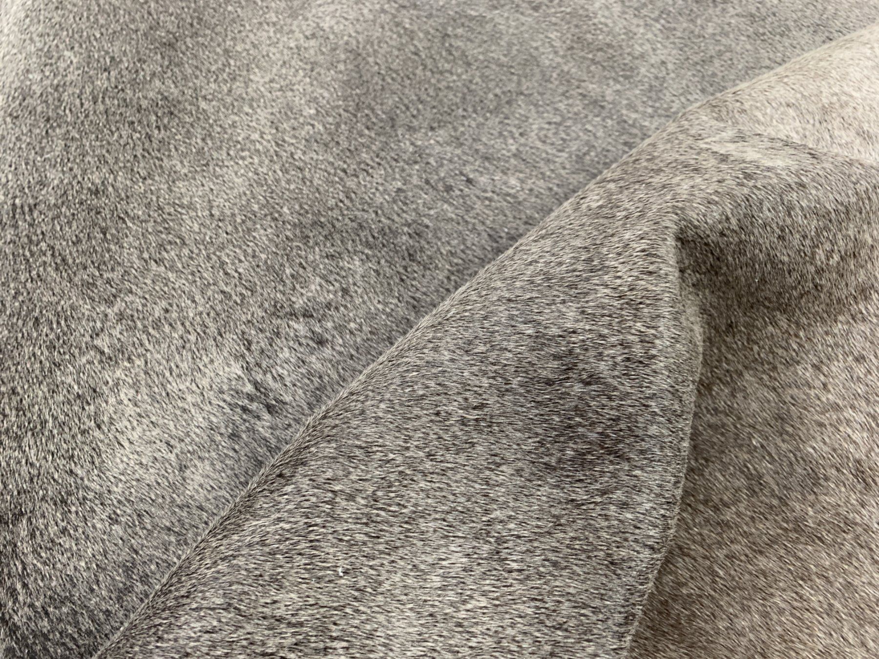 Tappeti: echtes Kuhfell Teppich Grey – Nuovo e nell'imballaggio originale da Arbedo venduto da patagonialeatherrugs 2