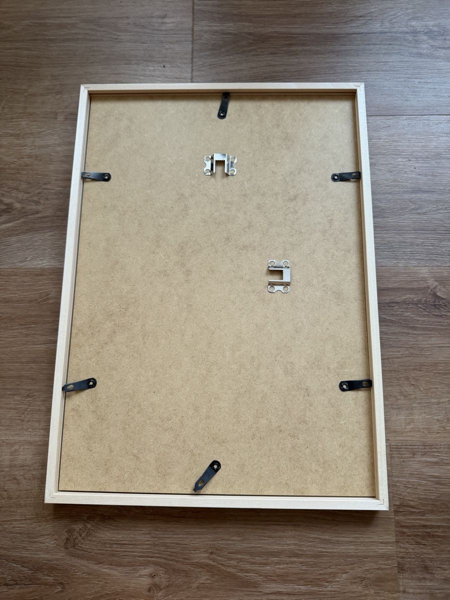 Cornici: Bilderrahmen Holz hell 31x44 cm neuwertig – Usato da Bassersdorf venduto da Sandy456 2