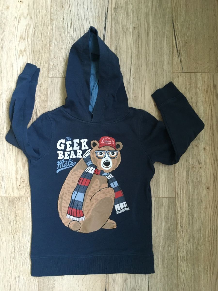 Maglioni & Felpe: Pullover mit Kapuze Grösse 122-128 – Usato da Selzach venduto da SB09