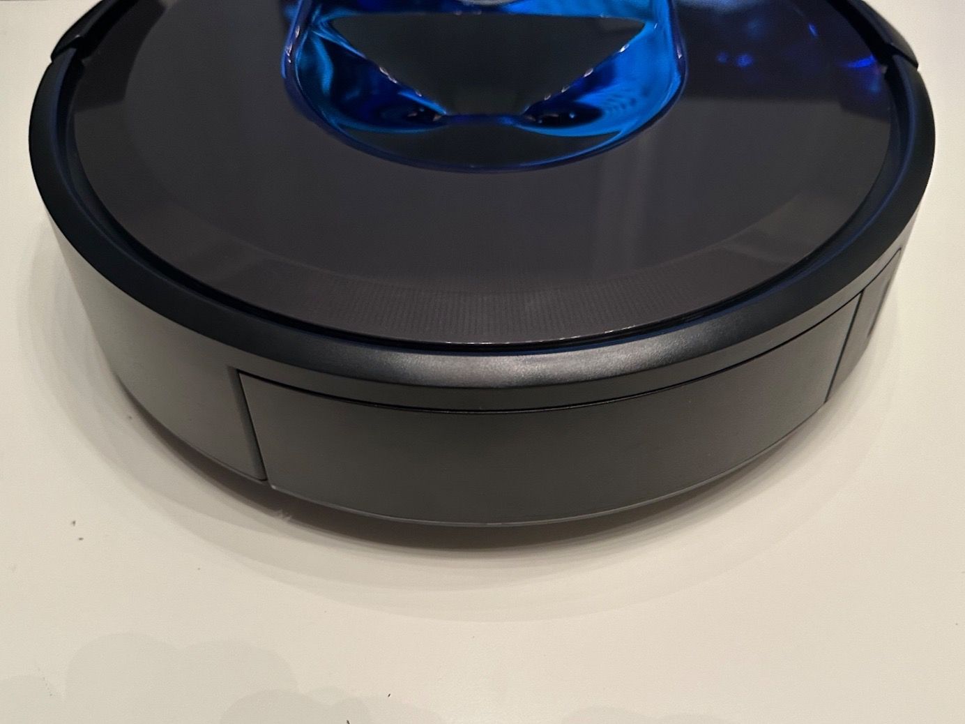 Irobot Staubsauger & Zubehör: IRobot Roomba I7 – Gebraucht aus Luzern von  5