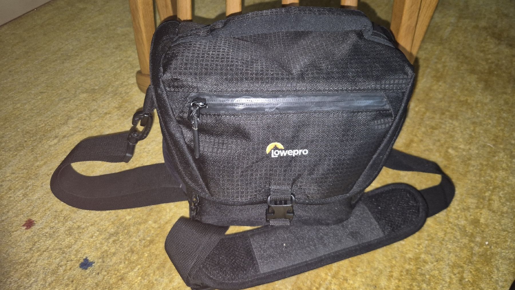 Lowepro Borse: Lowepro Nova 160 AW II – Usato da Buchs AG venduto da EasyPeasy