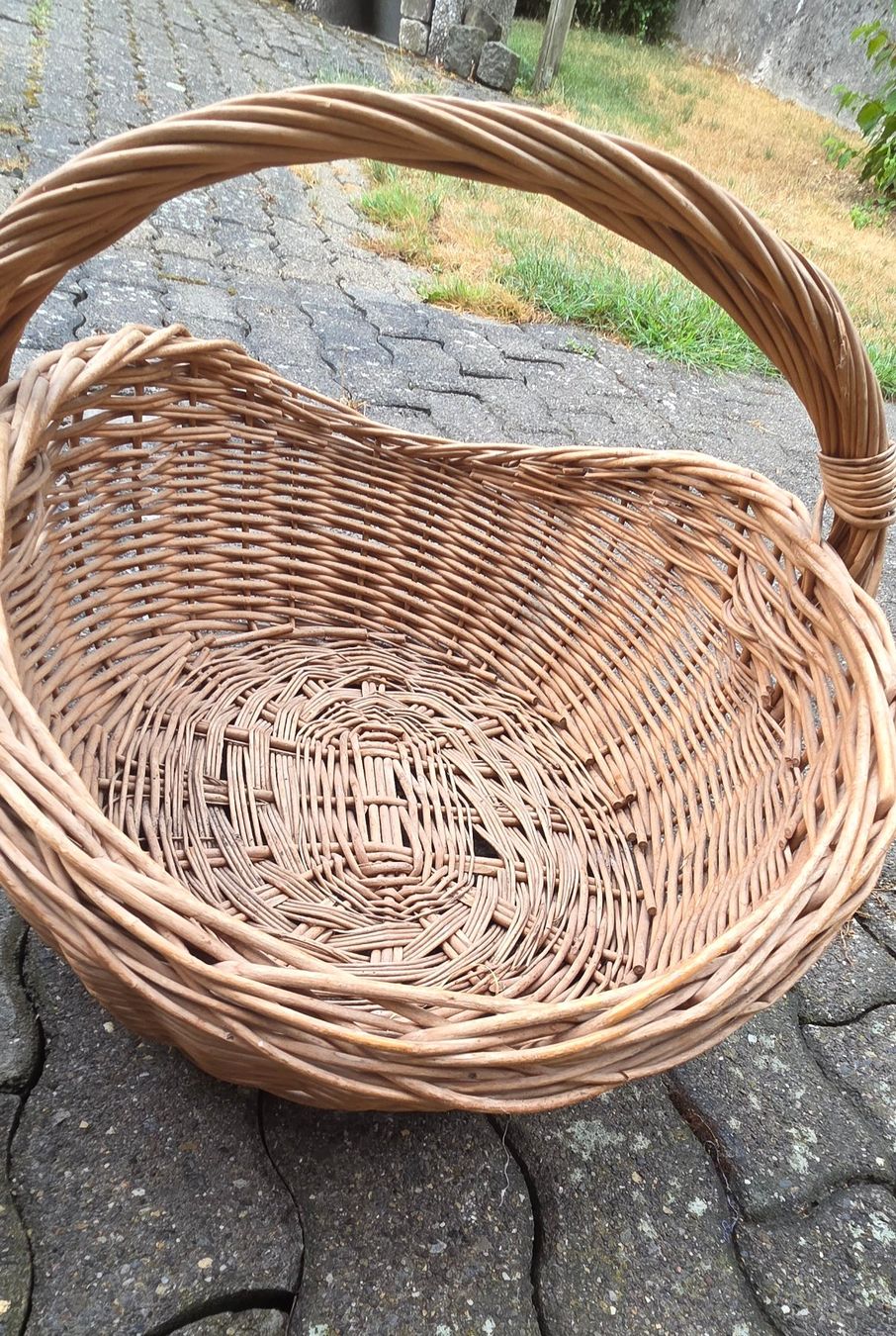 Sonstiges für Haushalt & Wohnen: Grosser Weiden Korb Robust – Gebraucht aus Niederbipp von Trude04 3